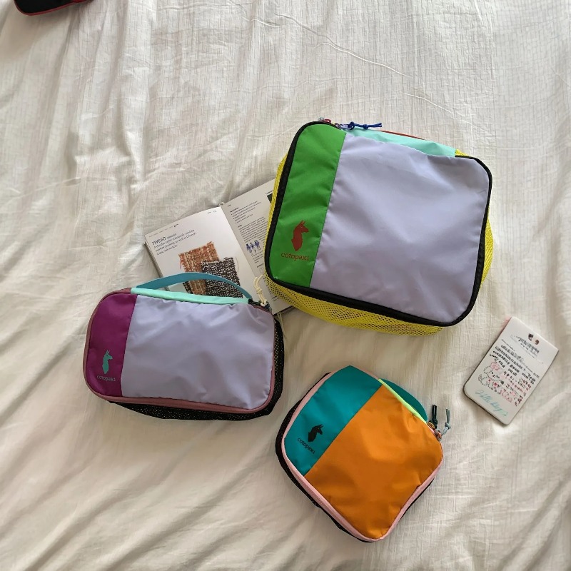 Travel Accessories Gift Set - حقيبة مستلزمات السفر متعددة الألوان بتصميم
