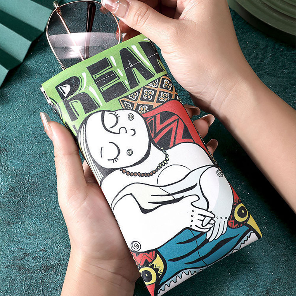 حافظة نظارات شمسية كرتونية من  - مراجعة Travel Accessories Pouch For Women وسعره